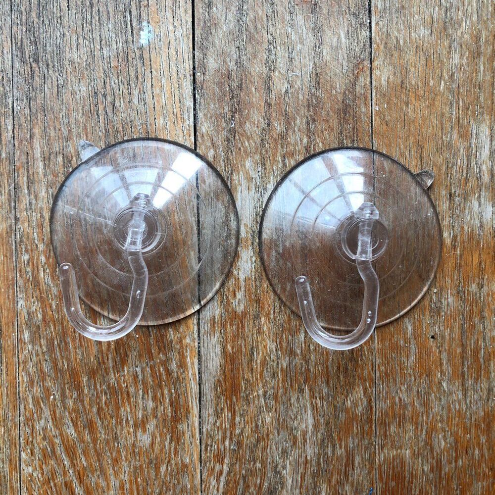 2 suction cup hangers
